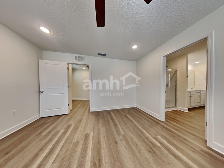 Building Photo - 2560 Spring Moss Ct