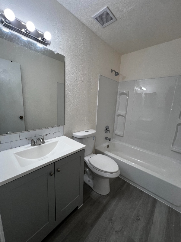 Building Photo - 3115 Loma Pedregosa NW