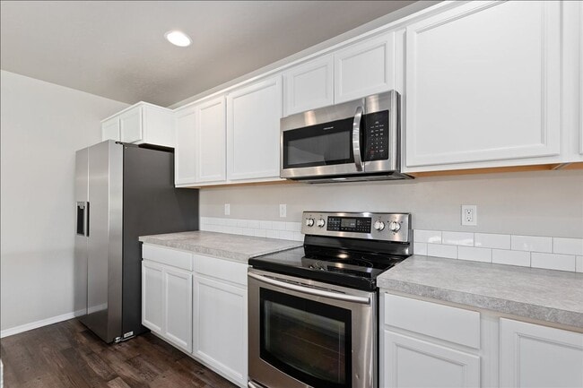Building Photo - 2044 Kodiak St
