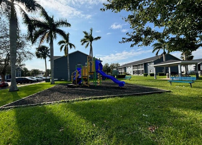Building Photo - 4160 Pershing Pointe Pl