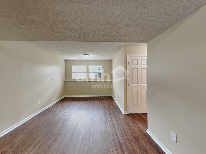 Building Photo - 556 Grouse Ct
