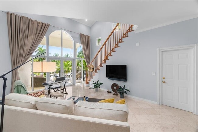 Building Photo - 70 Isle of Venice Dr