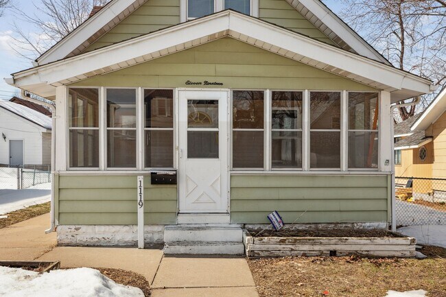 Building Photo - 1119 Matilda St