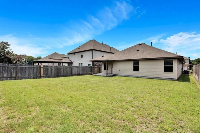 Building Photo - 145 Pine Island Ln