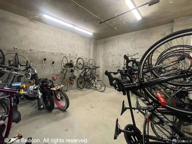 Building Photo - Stylish 1BR Condo in Prime Mission Bay Loc...