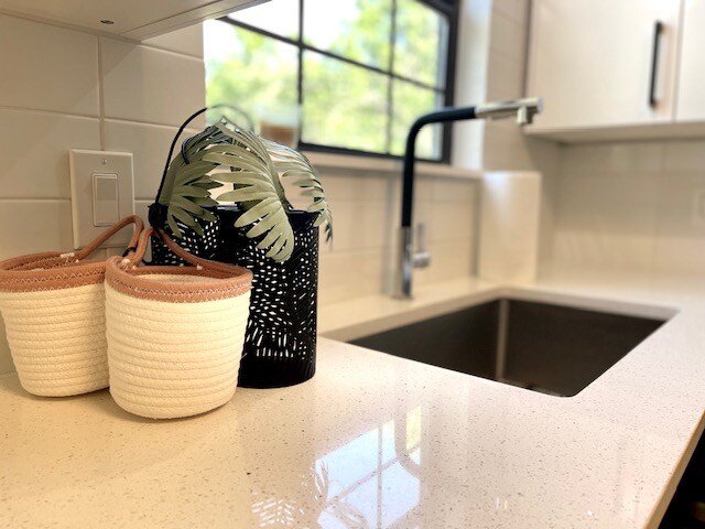 Building Photo - 2321 Glendale Dr