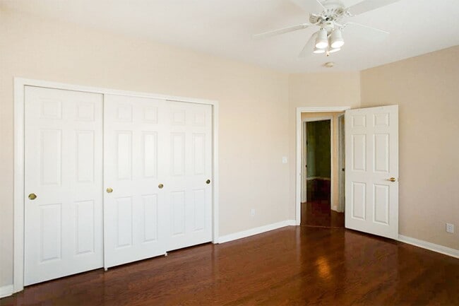 Building Photo - 2120 Waterbury Ln