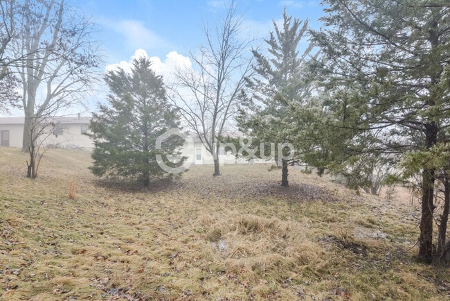 Building Photo - Fantastic 3bd/2ba home! Coming soon!
