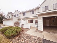 Building Photo - 2639 Yellowstone Dr