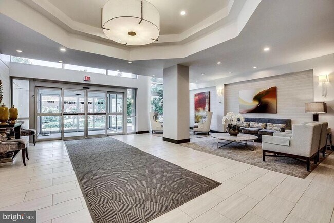 Building Photo - 1225 Martha Custis Dr