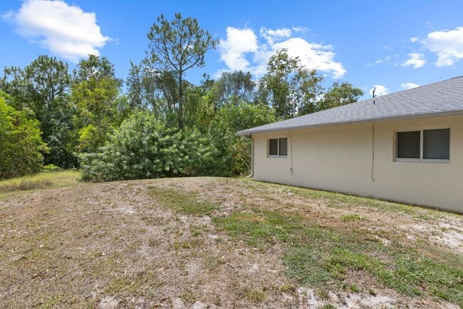 Building Photo - 221 Meadow Rd