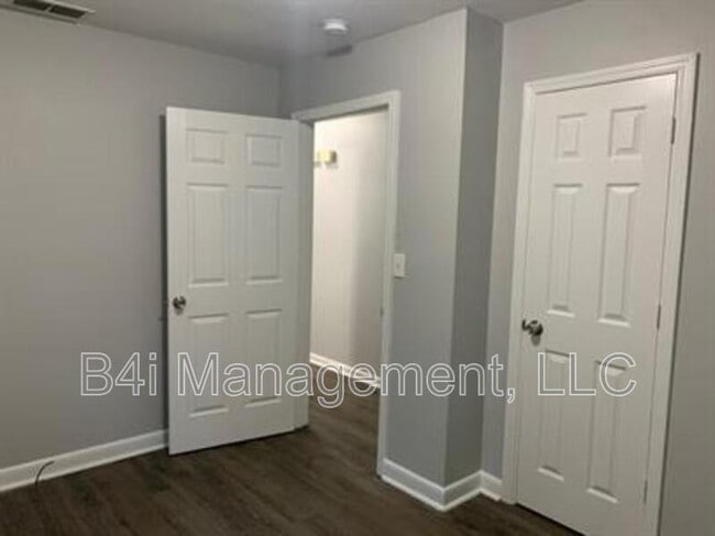 Building Photo - 4807 Gardiner Dr