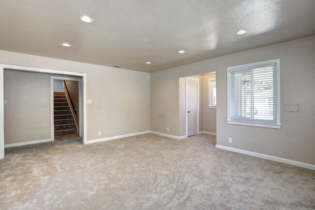 Building Photo - 5400-5402 Folsom Blvd