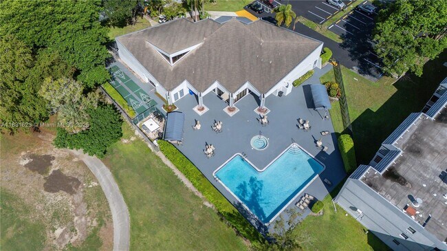 Building Photo - 8350 Sands Point Blvd