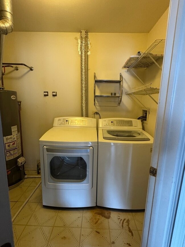 Building Photo - 1349 Orleans Dr