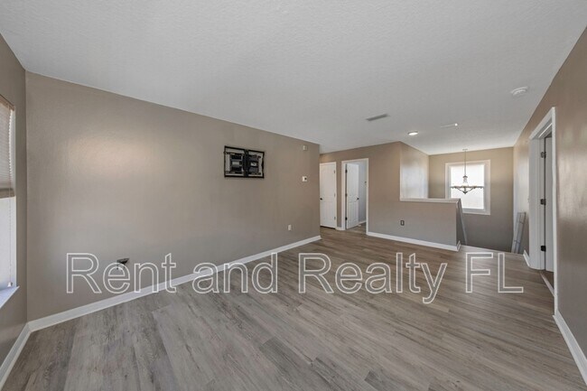 Building Photo - 12107 Fern Haven Ave