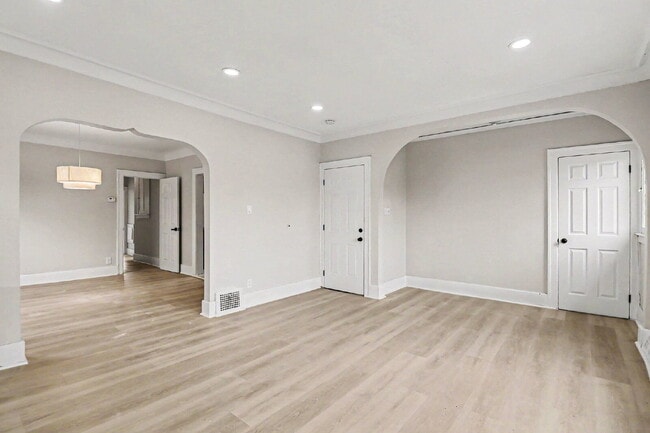 Building Photo - Freshly Updated 3-BR Detroit Rental | Section 8 Applicants Welcome! OWNER SPECIAL- 1/2 off first ...