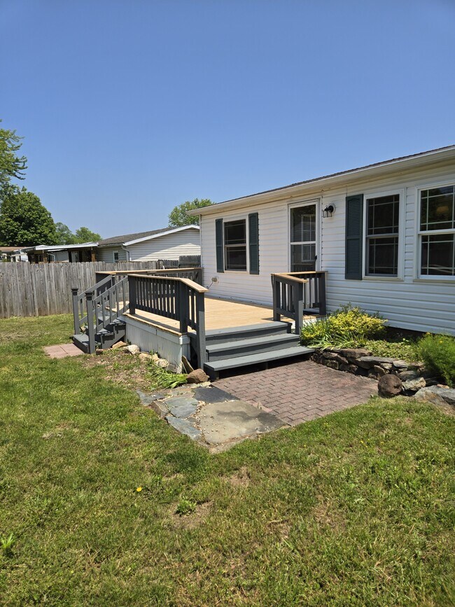 Building Photo - 4850 Hikey St