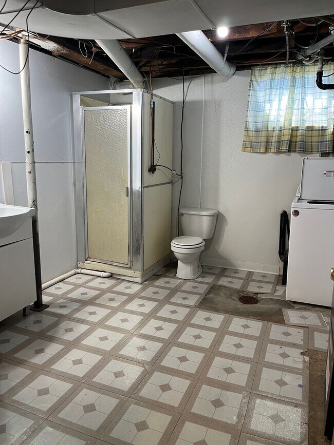 Building Photo - 4 Bedroom/2 Bath House For Rent in Harrisburg, SD!!