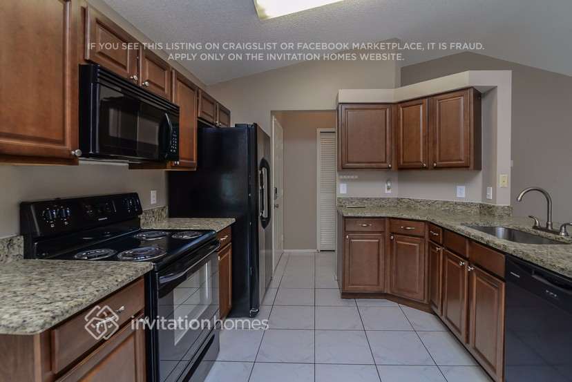 Building Photo - 6017 61st Ct E