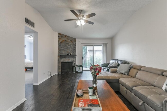 Building Photo - 2120 El Paseo St