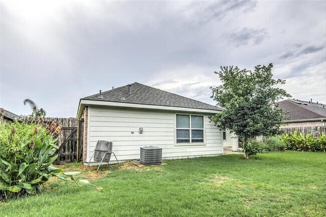 Building Photo - 518 Cedar Branch Dr