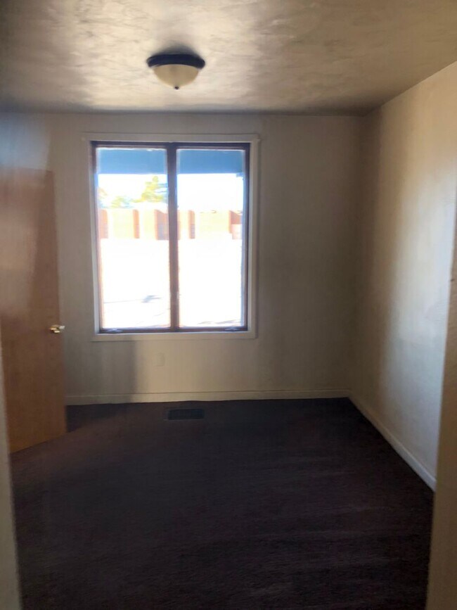 Building Photo - 906 N Glendale Ave