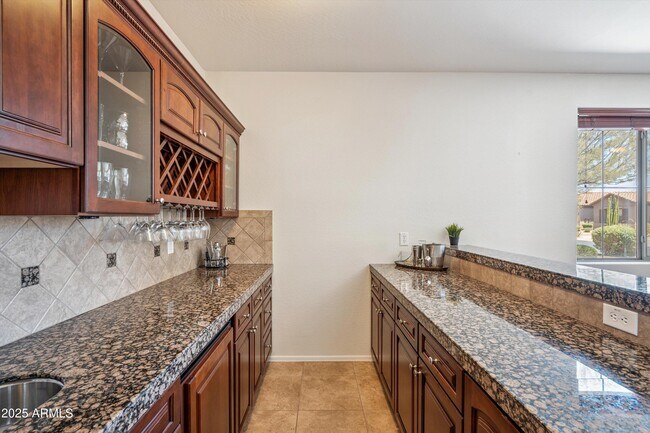 Building Photo - 2418 W Bramble Berry Ln