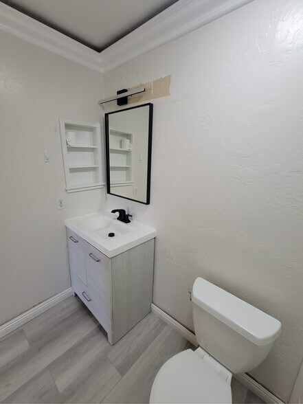 Building Photo - 23065 Via Pimiento