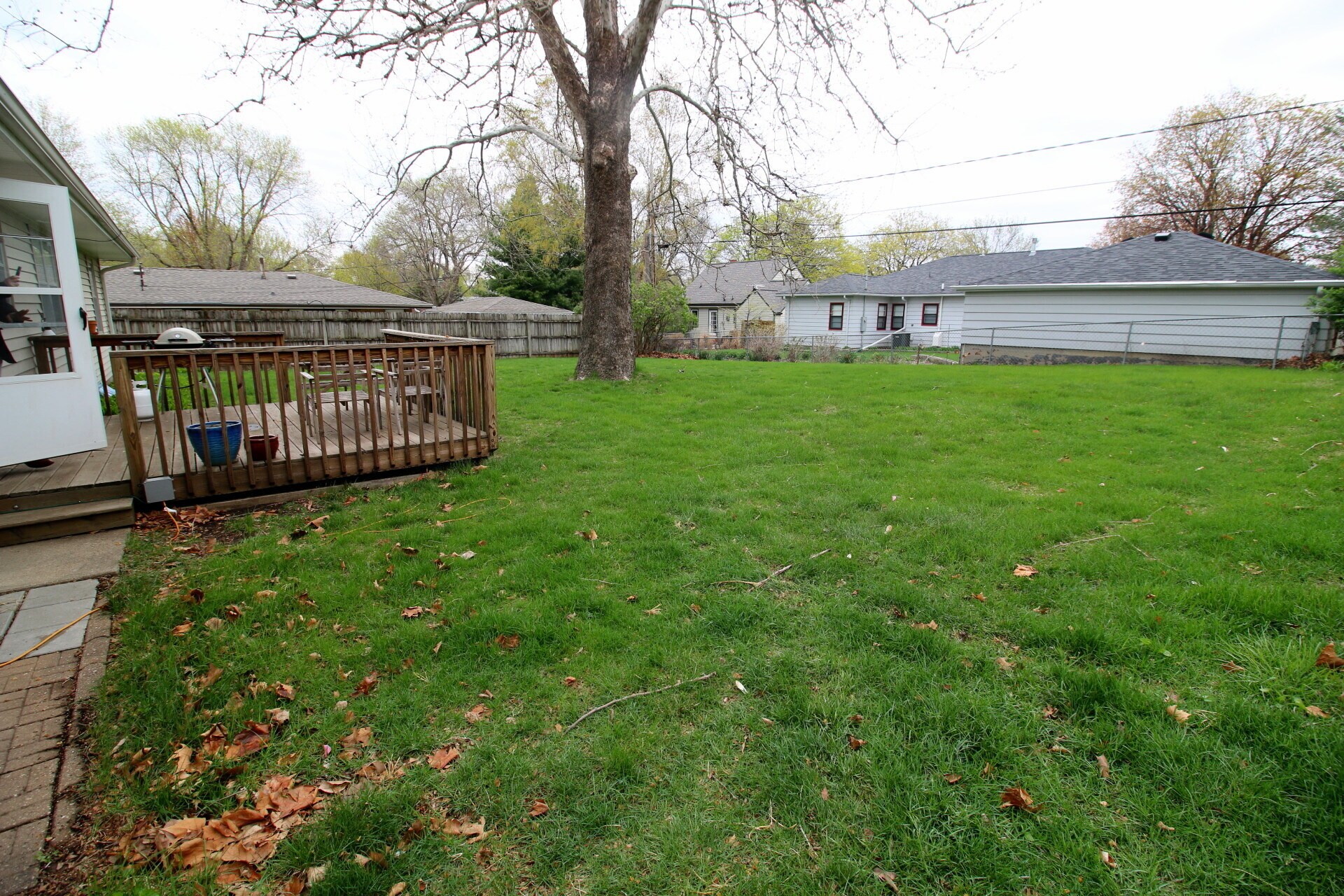 yard - 1526 Marston Ave