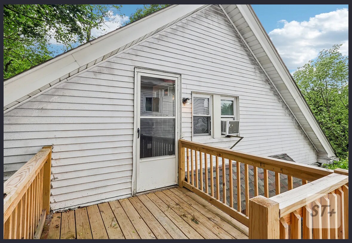 Building Photo - 624 Frayne St