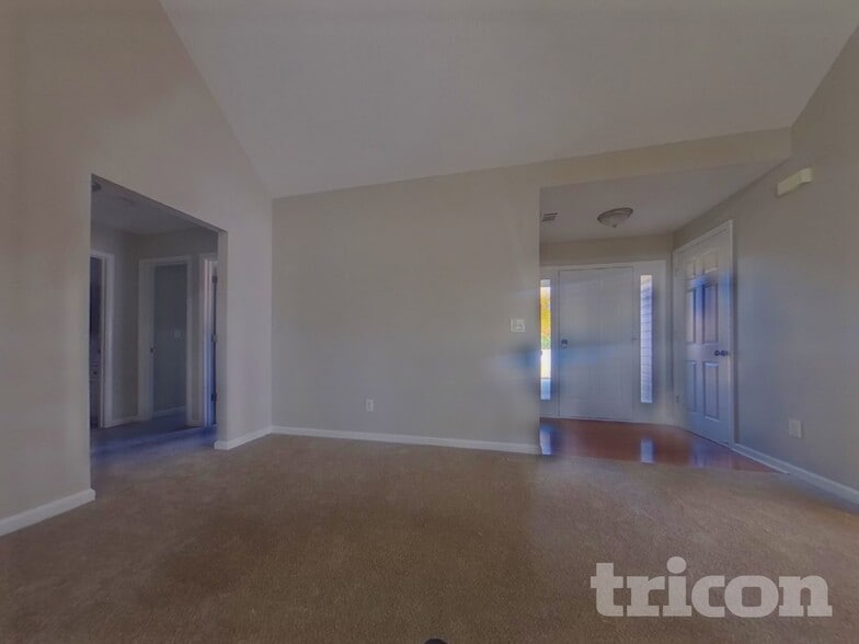 Building Photo - 806 Tucker Trail