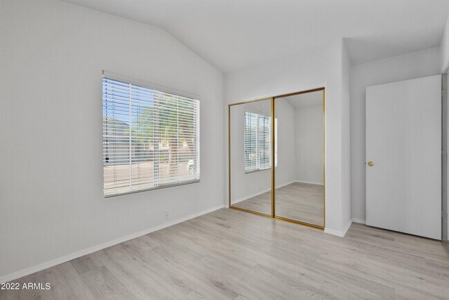 Building Photo - 1838 W Brookwood Ct