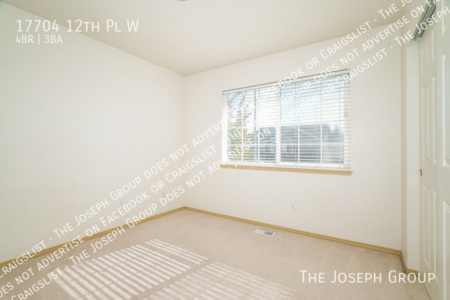 Building Photo - 17704 12th Pl W