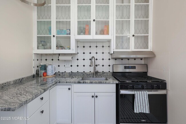 Building Photo - 30 W Front St