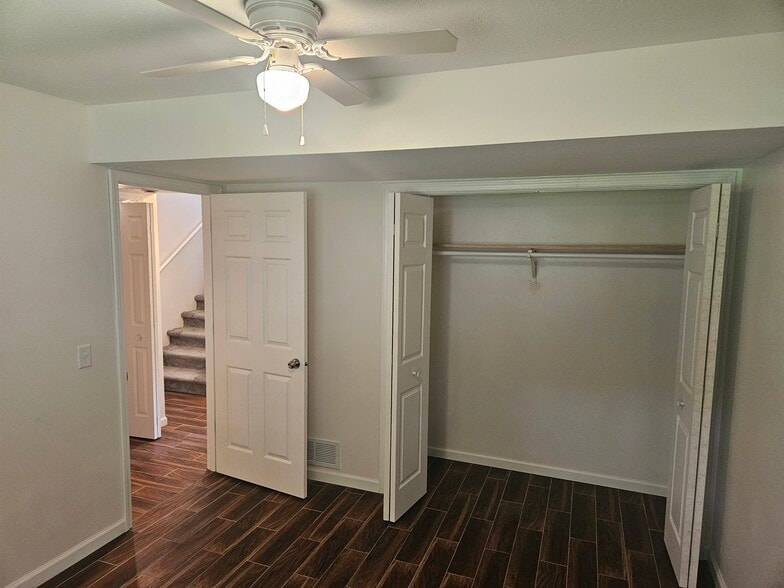 Bedroom1 (view #2) - 923 Norwood Rd