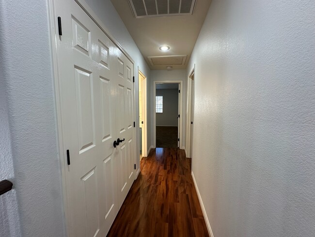 Building Photo - 7944 Quail Harbor St