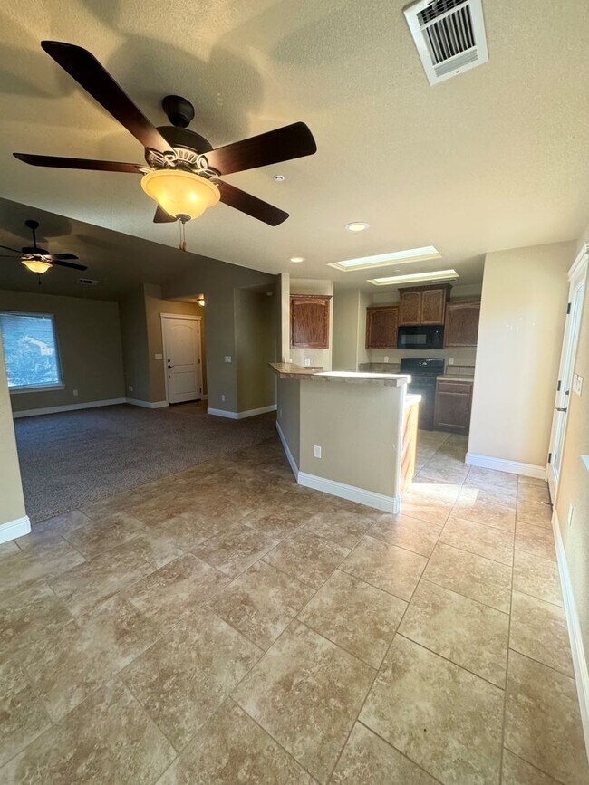 Building Photo - Beautiful Home in Windsor Estates