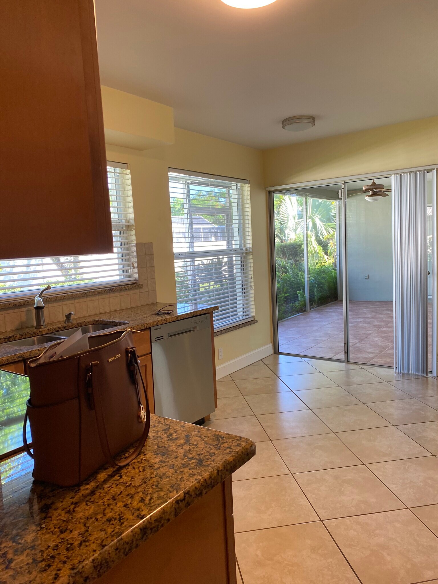 Building Photo - 5652 Eichen Cir