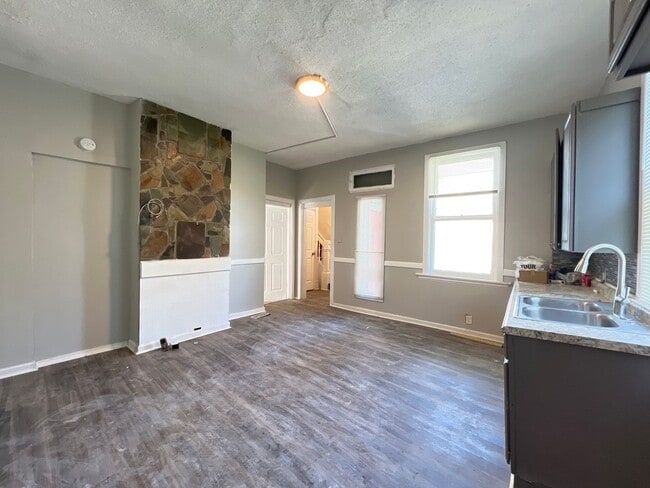 Building Photo - Baltimore Estate