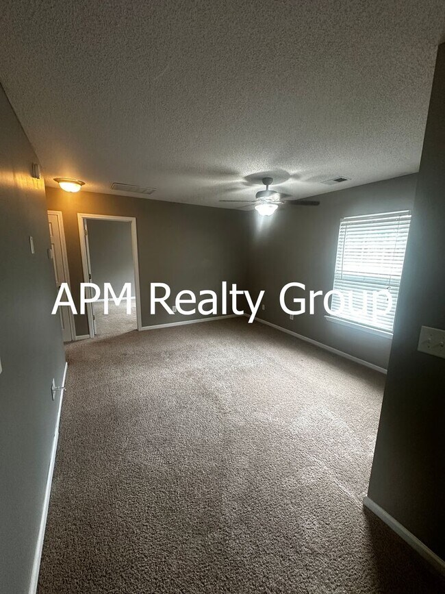 Building Photo - Clemson Road Convenient 4 Bedroom