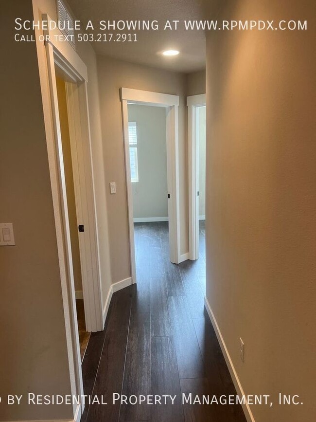 Building Photo - 14075 SW Compass Dr