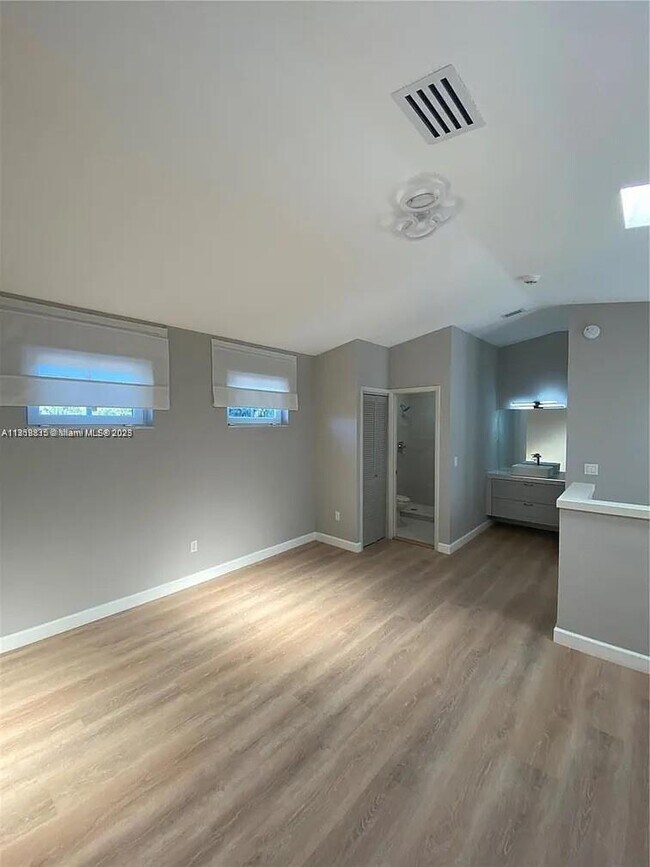 Building Photo - 4291 S Pine Island Rd