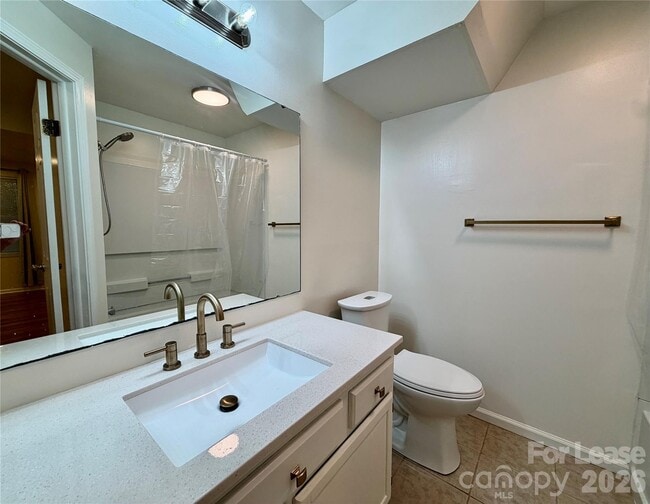 Building Photo - 9604 Vinca Cir