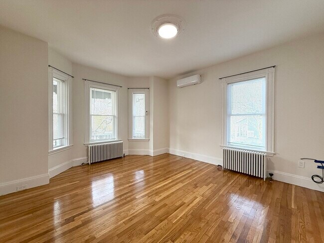 Building Photo - 60 Park St