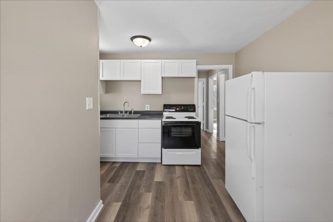 Building Photo - 4721 E 16th St