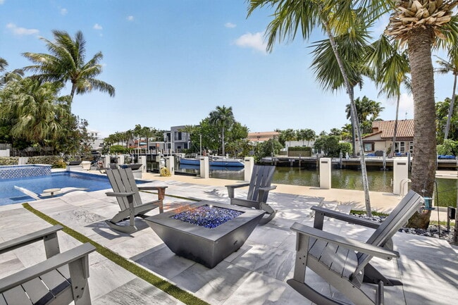 Building Photo - 334 Isle of Capri Dr