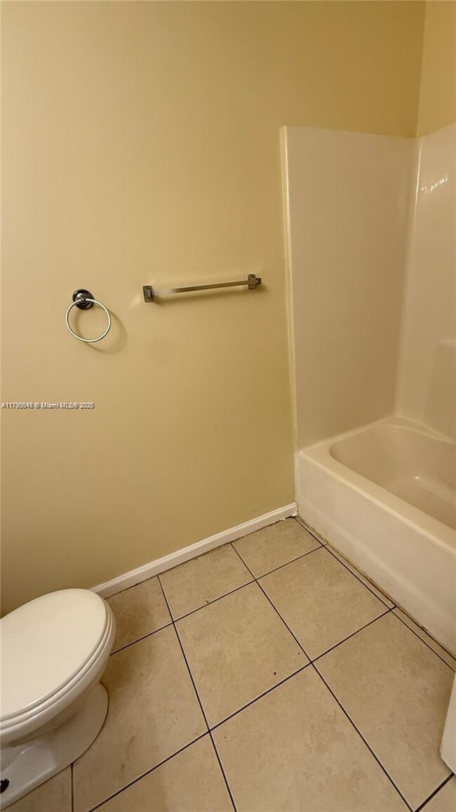 Building Photo - 1604 SW 44th Ave