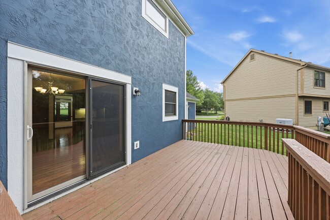 Building Photo - 7666 Windwood Dr