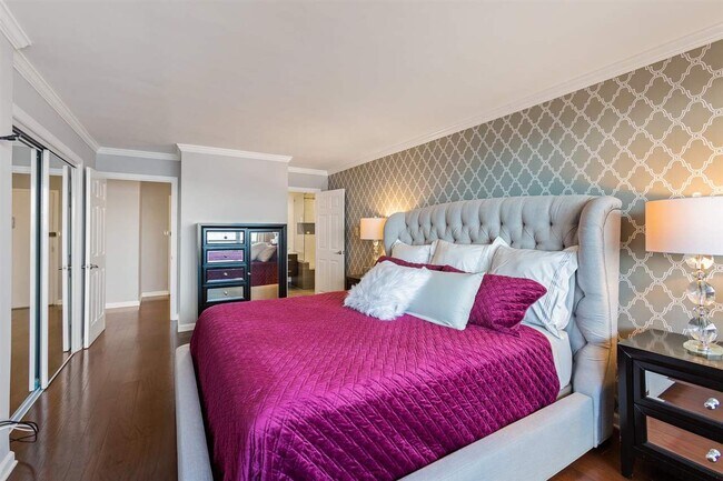 Building Photo - 6040 BLVD E